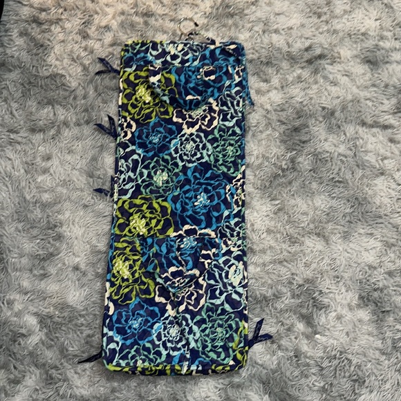 Vera Bradley Travel Bag - Picture 6 of 9